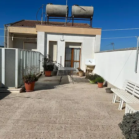 Una Casa Piccola Ma Ben Organizzata Or Double * Floridia